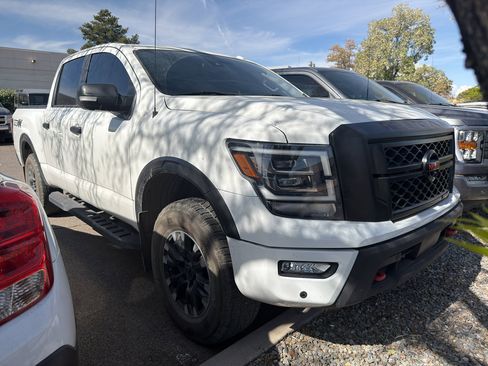 Used 2021 Nissan Titan PRO-4X w/ Pro-4x Convenience Package image 7