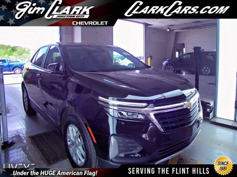 Used 2024 Chevrolet Equinox LT w/ LPO, Floor Liner Package FWD image 1
