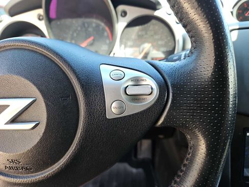 Used 2020 Nissan 370Z Coupe RWD image 17