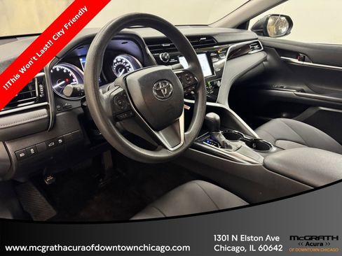 Used 2018 Toyota Camry LE image 15