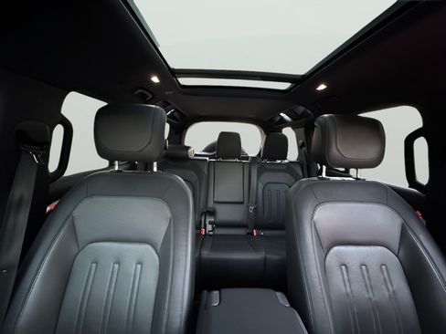 Used 2021 Land Rover Defender 110 X-Dynamic HSE AWD/4WD image 25