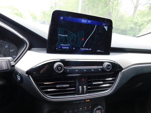 Used 2020 Ford Escape SE image 9