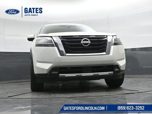 Used 2023 Nissan Pathfinder Platinum AWD/4WD image 47