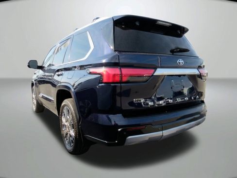 Used 2025 Toyota Sequoia Capstone AWD/4WD image 4