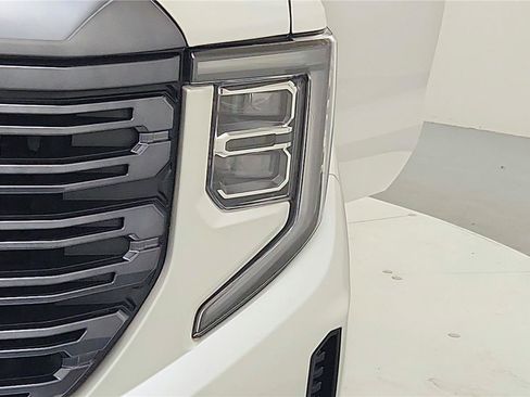 Used 2023 GMC Sierra 1500 Denali Ultimate AWD/4WD image 18