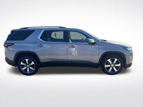 Used 2023 Chevrolet Traverse LT w/ LT Premium Package AWD/4WD image 6