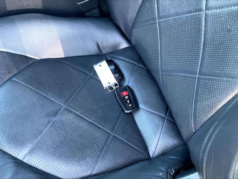 Used 2018 Toyota Camry XLE FWD image 14