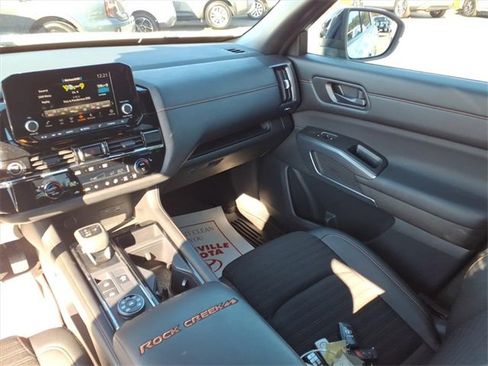 Used 2024 Nissan Pathfinder Rock Creek image 11
