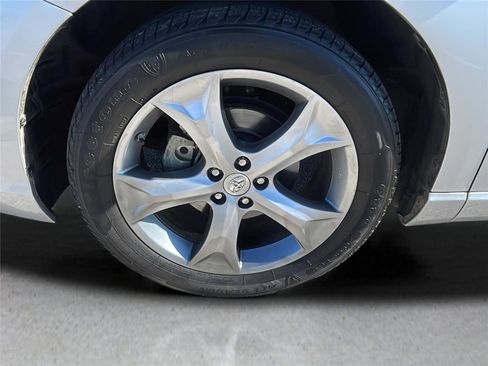 Used 2013 Toyota Venza XLE image 10