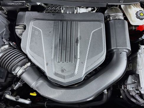 Used 2025 GMC Acadia AT4 w/ Super Cruise Package image 34