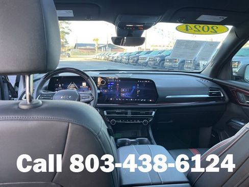 Used 2024 Chevrolet Traverse RS image 16