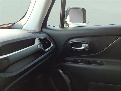 Used 2021 Jeep Renegade Limited image 21