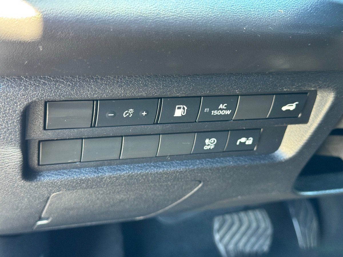 Used 2023 Mitsubishi Outlander SEL AWD/4WD image 32
