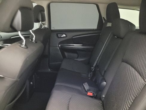 Used 2017 Dodge Journey SE w/ Flexible Seating Group image 18