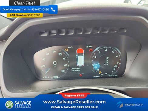 Used 2016 Volvo XC90 T6 Momentum w/ Momentum Plus Package AWD/4WD image 12