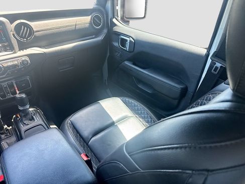 Used 2023 Jeep Wrangler Unlimited Sahara AWD/4WD image 26