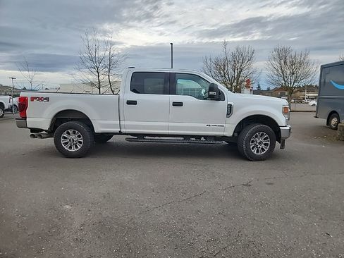 Used 2022 Ford F250 XLT w/ FX4 Off-Road Package AWD/4WD image 4