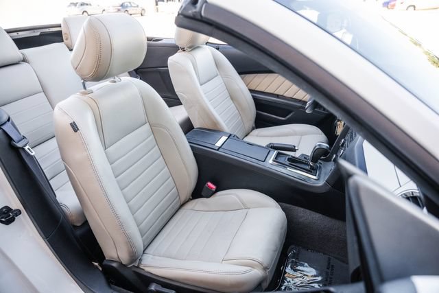 Used 2013 Ford Mustang Premium RWD image 60