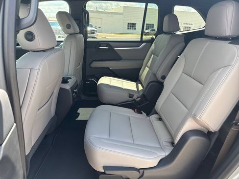 New 2026 GMC Acadia Elevation w/ Elevation Premium Package AWD/4WD image 24
