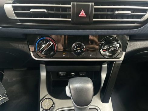 Used 2021 Kia Seltos S FWD image 17
