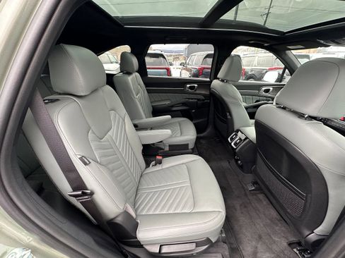 Used 2025 Kia Sorento SX Prestige w/ Sage Leather Package image 19
