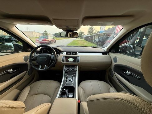 Used 2016 Land Rover Range Rover Evoque SE Premium image 22