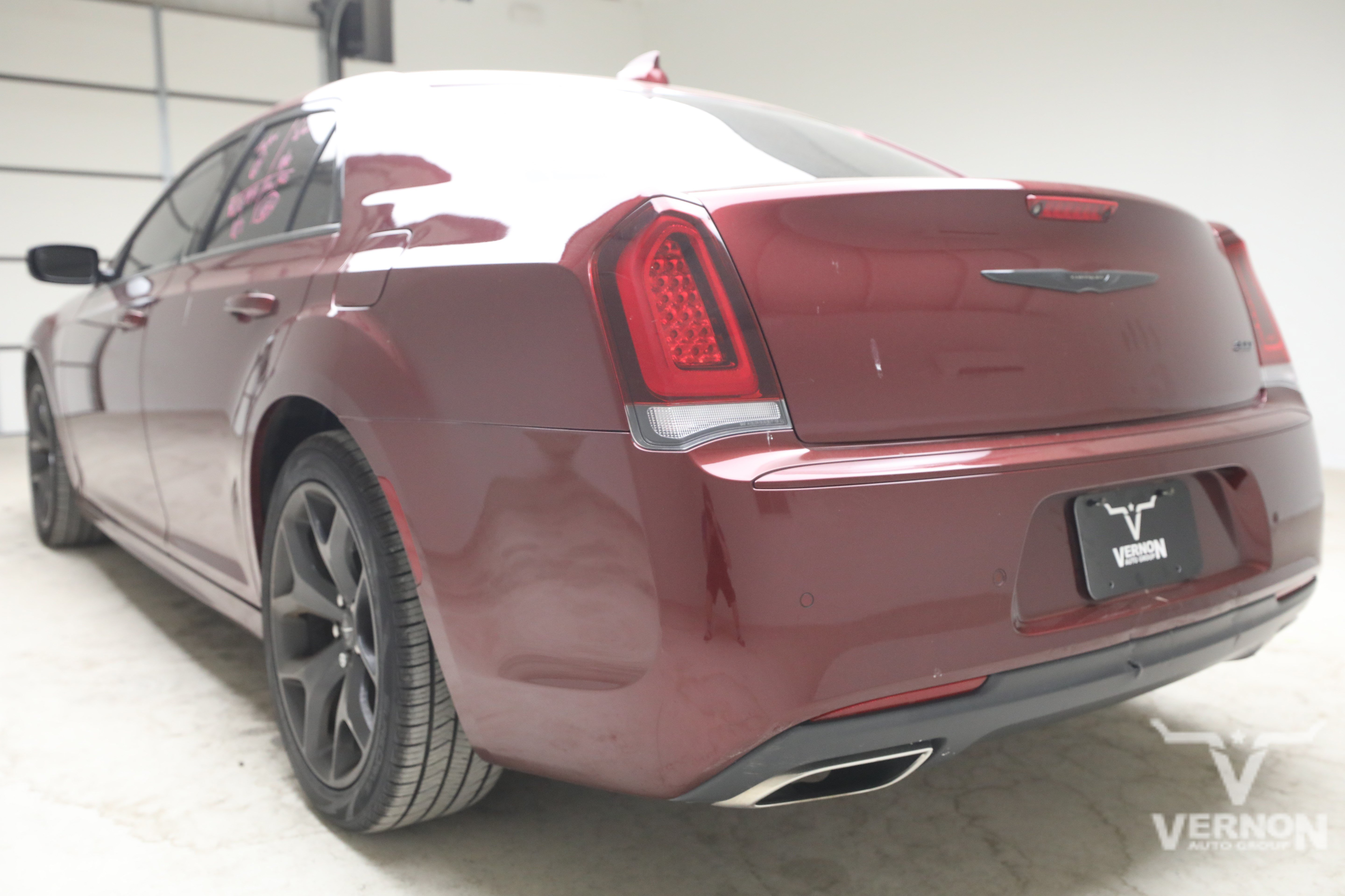 Used 2021 Chrysler 300 Touring L RWD image 2