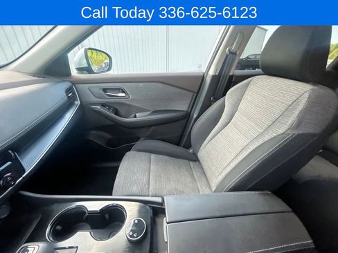 Used 2022 Nissan Rogue SV AWD/4WD image 24