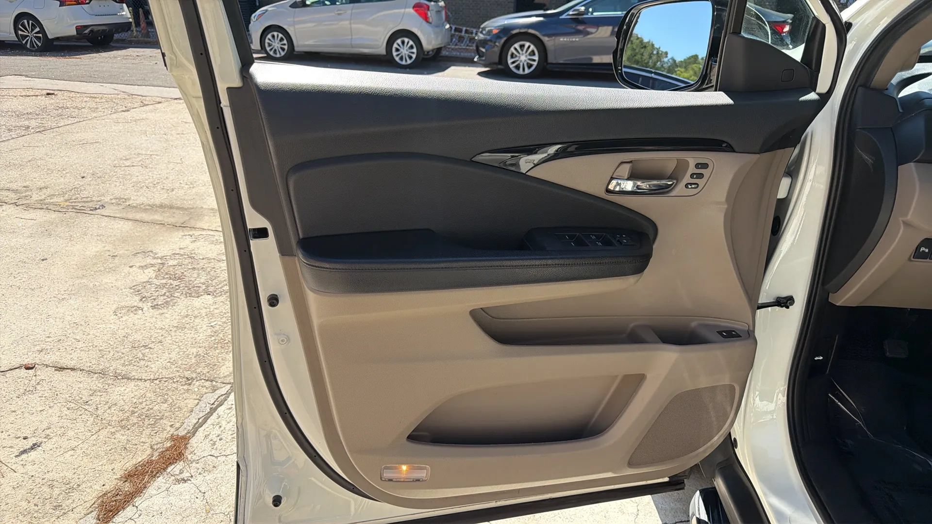 Used 2019 Honda Pilot Touring image 14