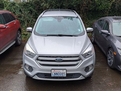 Used 2017 Ford Escape Titanium image 10
