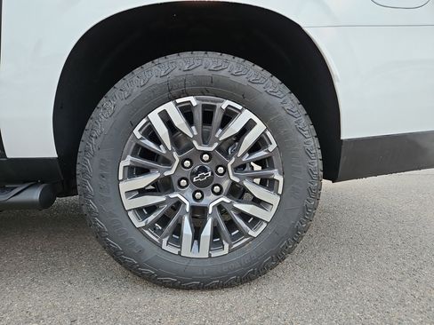 New 2026 Chevrolet Suburban Z71 w/ Z71 Off-Road Package image 17