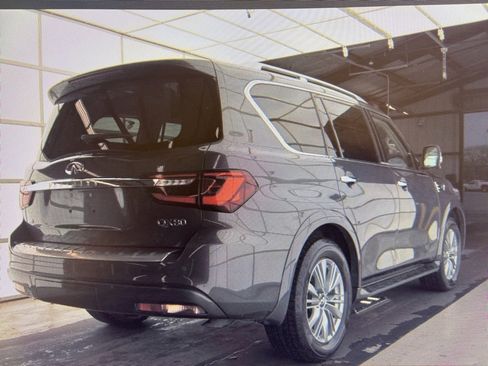 Used 2024 INFINITI QX80 Luxe image 3