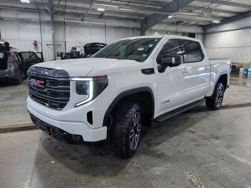 Used 2023 GMC Sierra 1500 AT4 w/ AT4 Premium Package AWD/4WD image 6