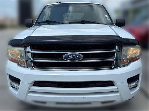 Used 2017 Ford Expedition XLT RWD image 2