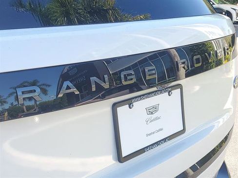 Used 2023 Land Rover Range Rover Autobiography image 28