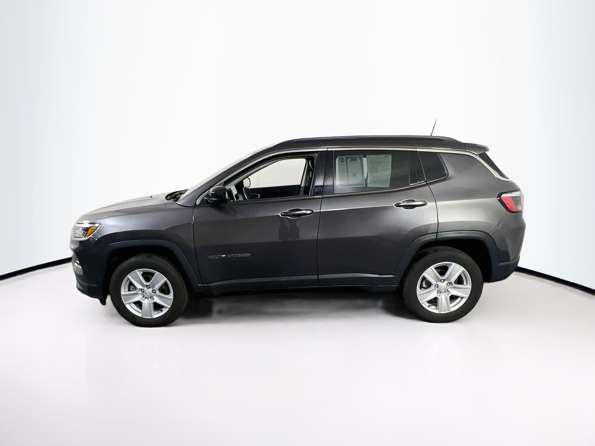 Used 2022 Jeep Compass Latitude w/ Convenience Group AWD/4WD image 8