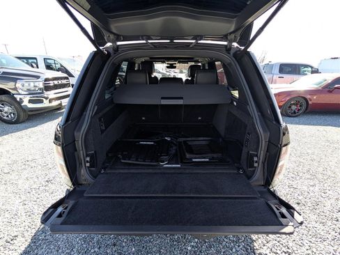 Used 2022 Land Rover Range Rover Westminster Edition image 13