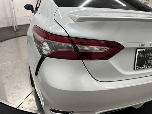 Used 2019 Toyota Camry XSE FWD image 13