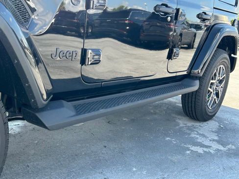 New 2025 Jeep Wrangler Sahara image 18