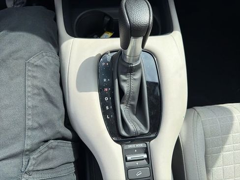 Used 2023 Honda HR-V LX image 5