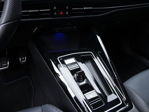 Used 2024 Volkswagen Golf R image 24