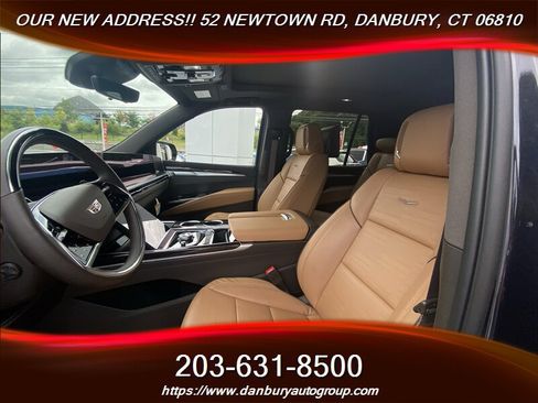 Used 2025 Cadillac Escalade Premium Luxury w/ Touring Package AWD/4WD image 16