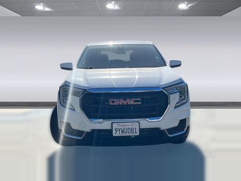 Used 2024 GMC Terrain SLE FWD image 4