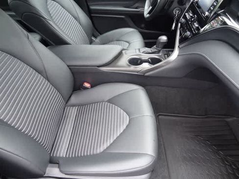 Used 2023 Toyota Camry SE FWD image 12