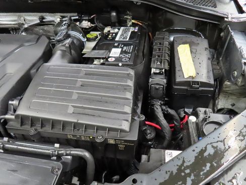 Used 2022 Volkswagen Tiguan SE image 21