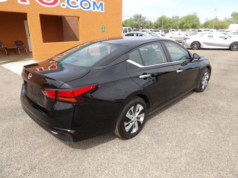 Used 2023 Nissan Altima 2.5 S FWD image 8
