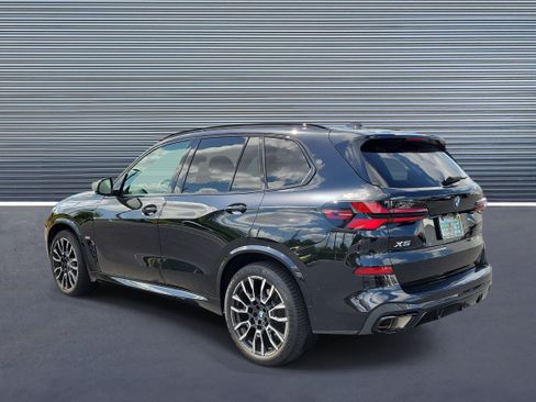Used 2025 BMW X5 xDrive40i w/ M Sport Package AWD/4WD image 4