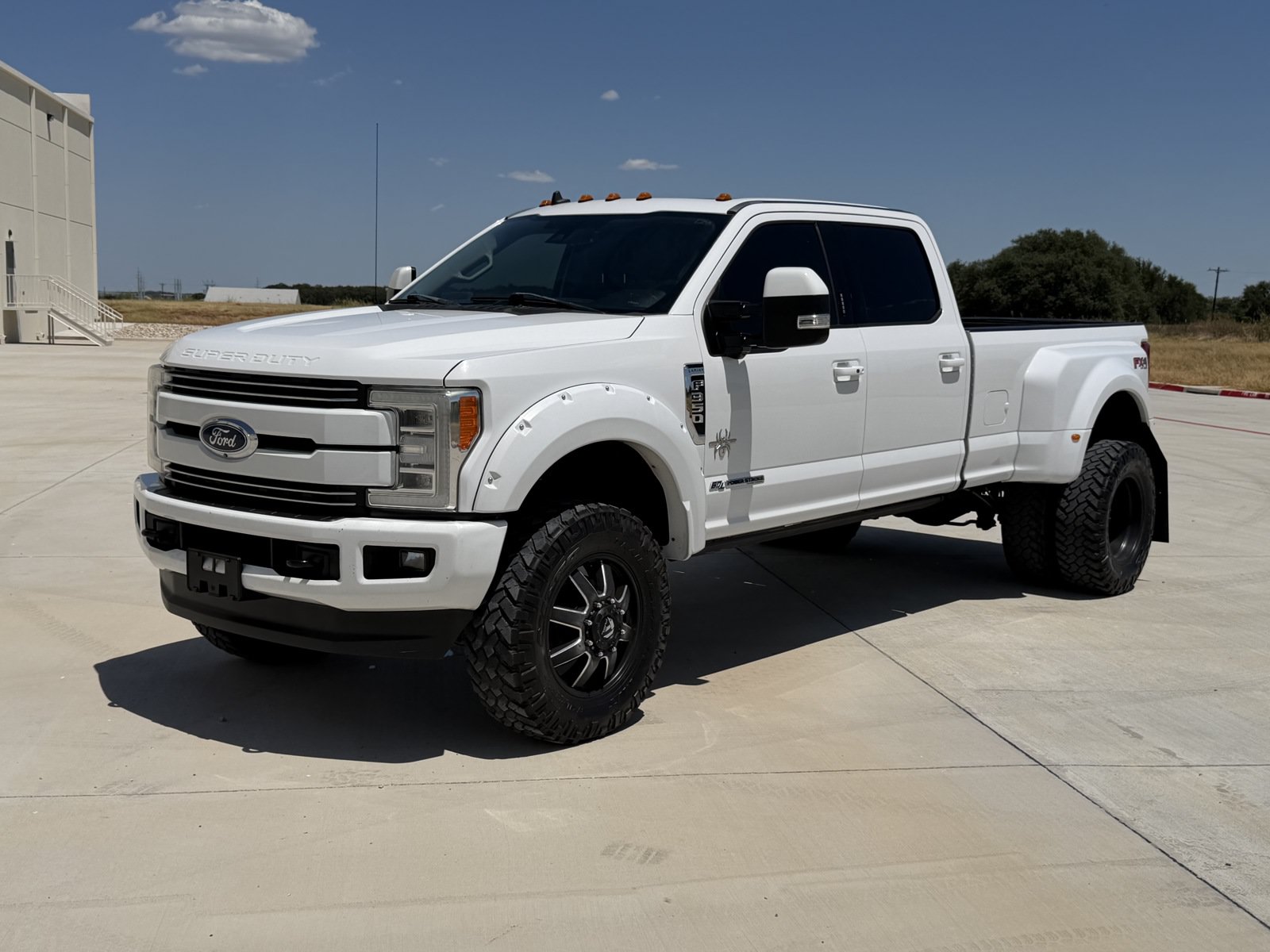 Used 2019 Ford F350 Lariat w/ Lariat Ultimate Package AWD/4WD image 1