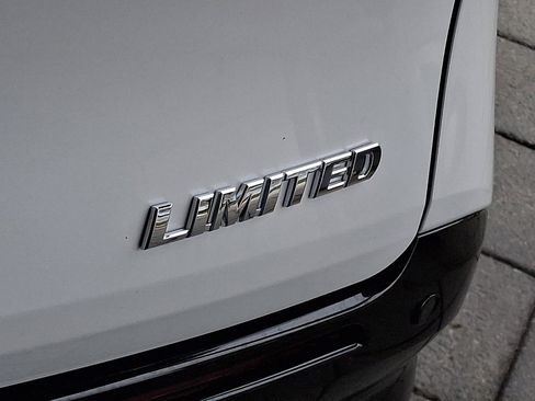 New 2025 Toyota Sienna Limited image 20