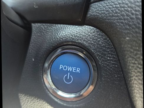 Used 2022 Toyota RAV4 XLE w/ XLE Grade Weather Package AWD/4WD image 20